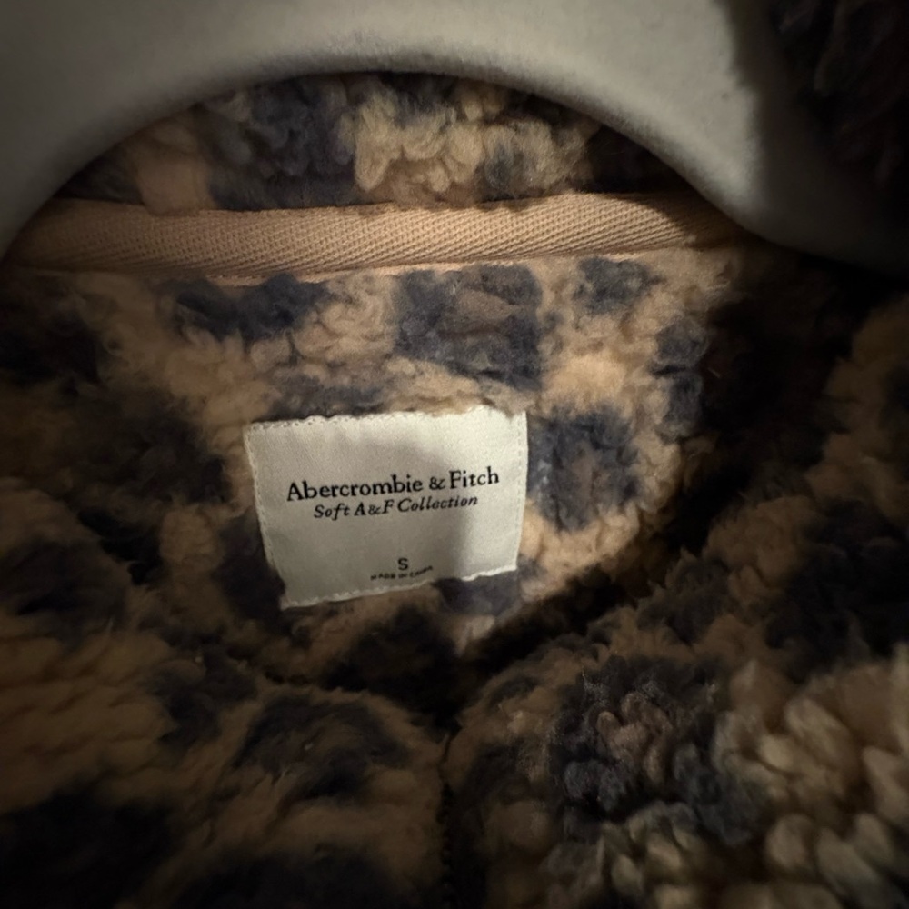 Abercrombie & Fitch Leopard Fleece Jacket - Picture 3 of 3